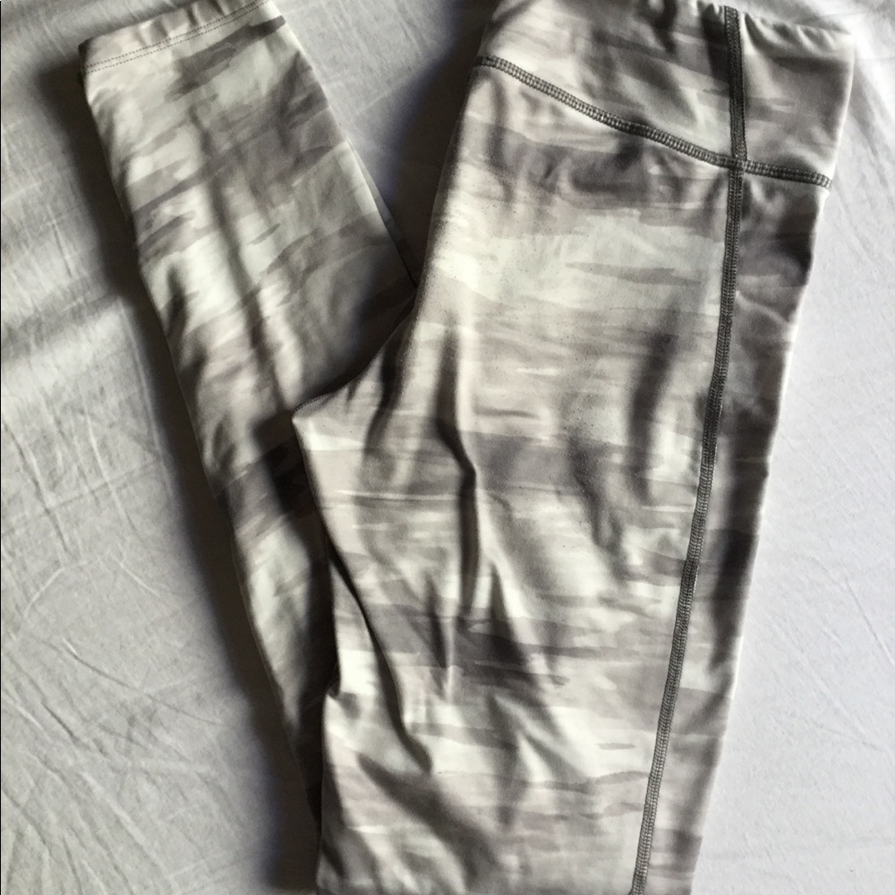 Under armour cold gear leggings woman’s size M
